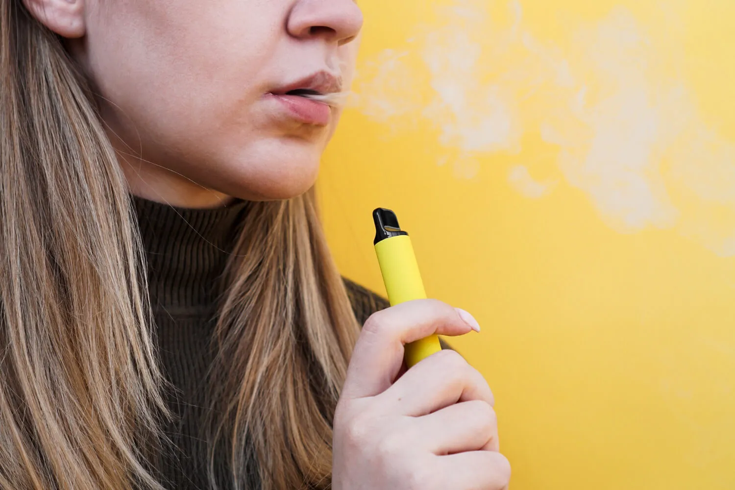 How To Use a Disposable Vape Pen